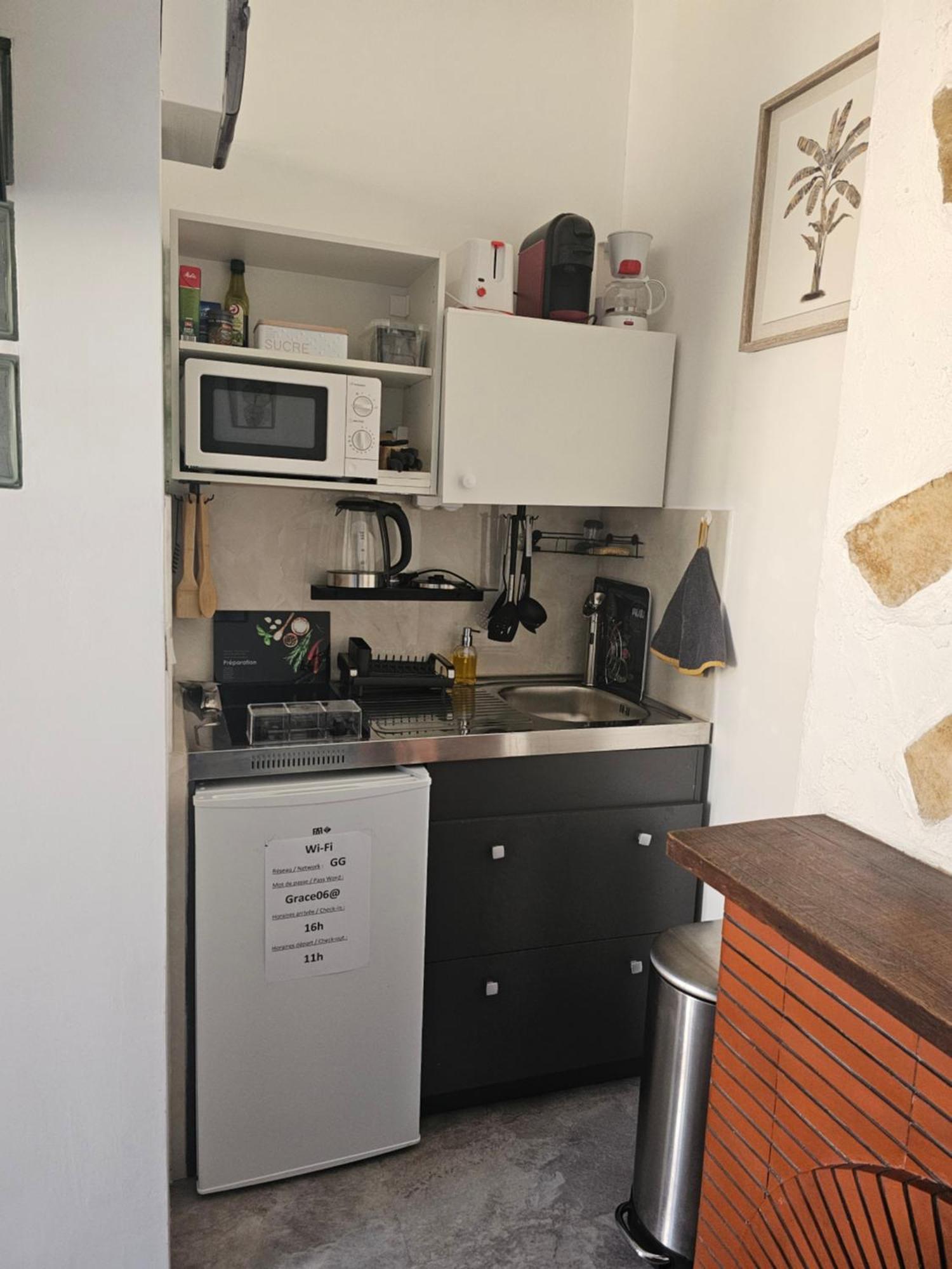 Studio 3 A La Trinite Proche De Nice 10 Mn, Monaco 15 Mn Et L'Italie 30 Mn Exteriör bild